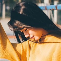 忧郁女生头像 潮流风微信头像