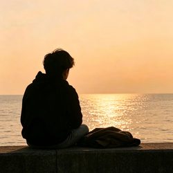 栈桥落日背影孤独男生头像 心情风微信头像