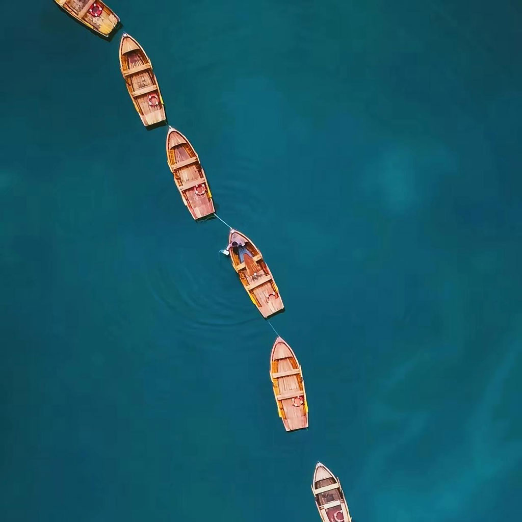 海面上的小船风景头像